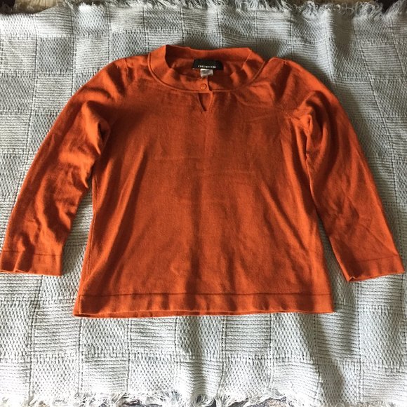 Sweater w/neckline cutout - Picture 6 of 6